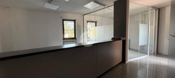 80m² Office in Seriate, Italy No. 142217 2