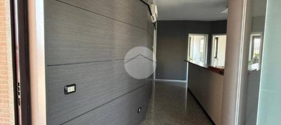 80m² Office in Seriate, Italy No. 142217 8