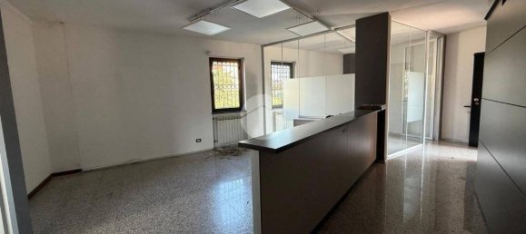 80m² Office in Seriate, Italy No. 142217 14