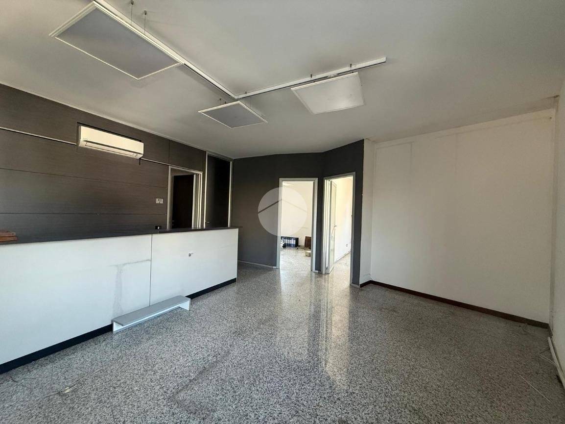 80m² Office in Seriate, Italy No. 142217