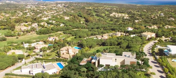 5 bedrooms Villa in Sotogrande, Spain No. 2893 2