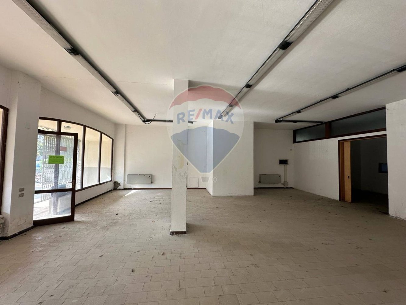 Gewerbliche Immobilie in Trescore Balneario, Italy 151m², Nr. 313780