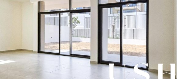 Villa de 4 dormitorios en Al Furjan, UAE No. 98063 3