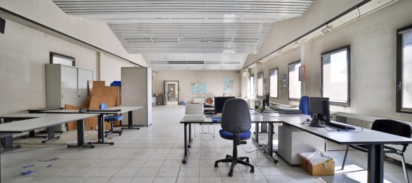 1050m² Warehouse in Segrate, Italy No. 113198 26