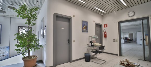 1050m² Warehouse in Segrate, Italy No. 113198 23