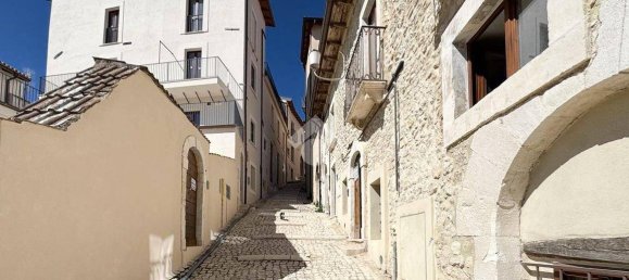 1 غرف نوم شقة في L'Aquila, Italy رقم 211798 2