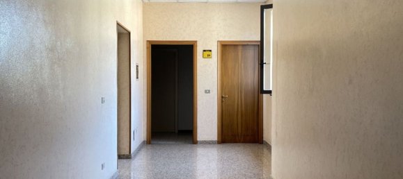 70m² Office in Nonantola, Italy No. 169064 11