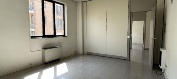 70m² Office in Nonantola, Italy No. 169064 3