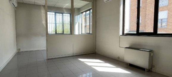 70m² Office in Nonantola, Italy No. 169064 4
