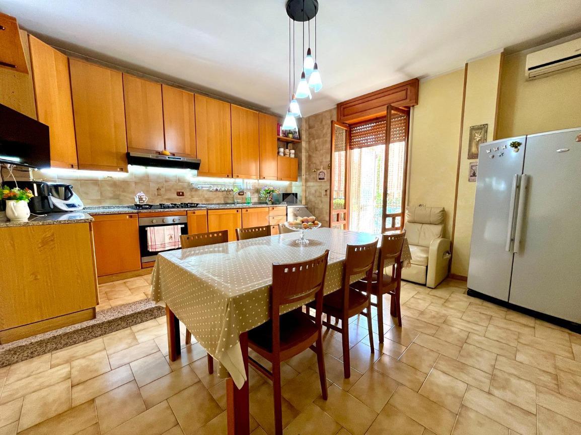 4-Zimmer Wohnung in Sant'Antimo, Italy, Nr. 9194