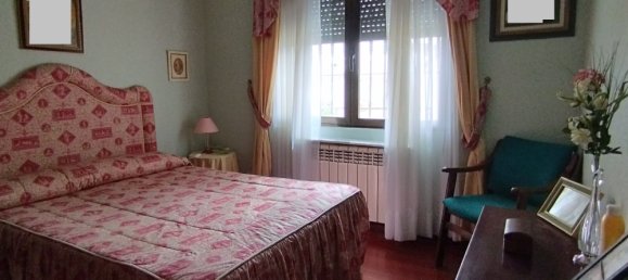 5 Schlafzimmer Haus in Nava del Rey, Spain, Nr. 78059 11