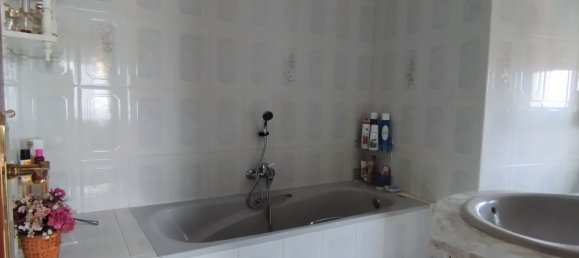 5 Schlafzimmer Haus in Nava del Rey, Spain, Nr. 78059 15