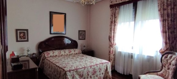 5 Schlafzimmer Haus in Nava del Rey, Spain, Nr. 78059 3