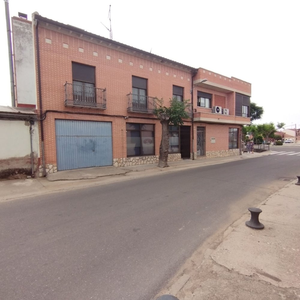 5 Schlafzimmer Haus in Nava del Rey, Spain, Nr. 78059