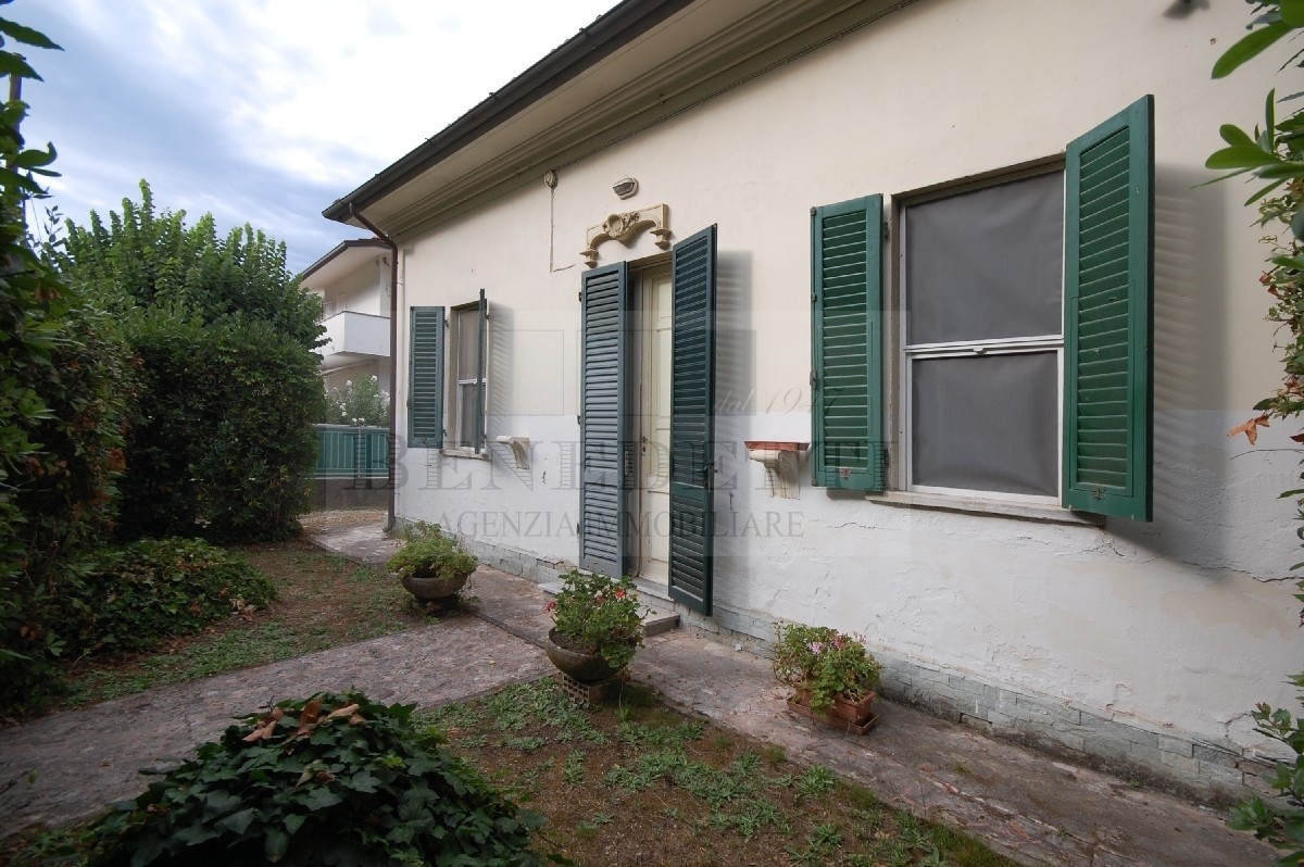 3 bedrooms House in Pietrasanta, Italy No. 290722