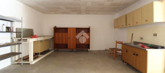1 room Garage in Brindisi, Italy No. 74463 3
