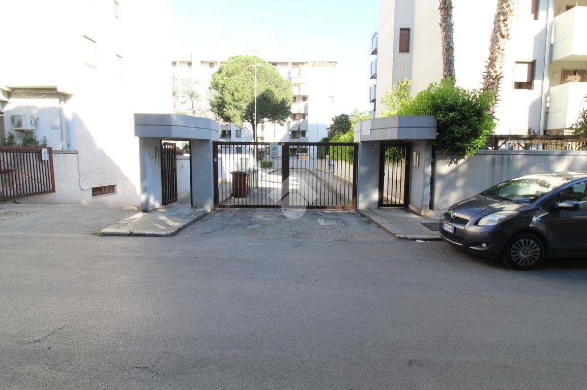 1 room Garage in Brindisi, Italy No. 74463