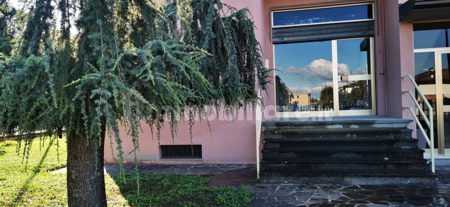 4 rooms Commercial property in San Giorgio Piacentino, Italy No. 254529