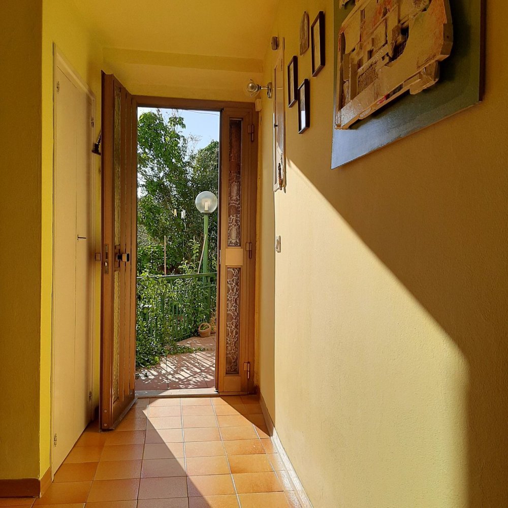 Дом с 5 комнатами в Понтассьеве, Италия № 257030