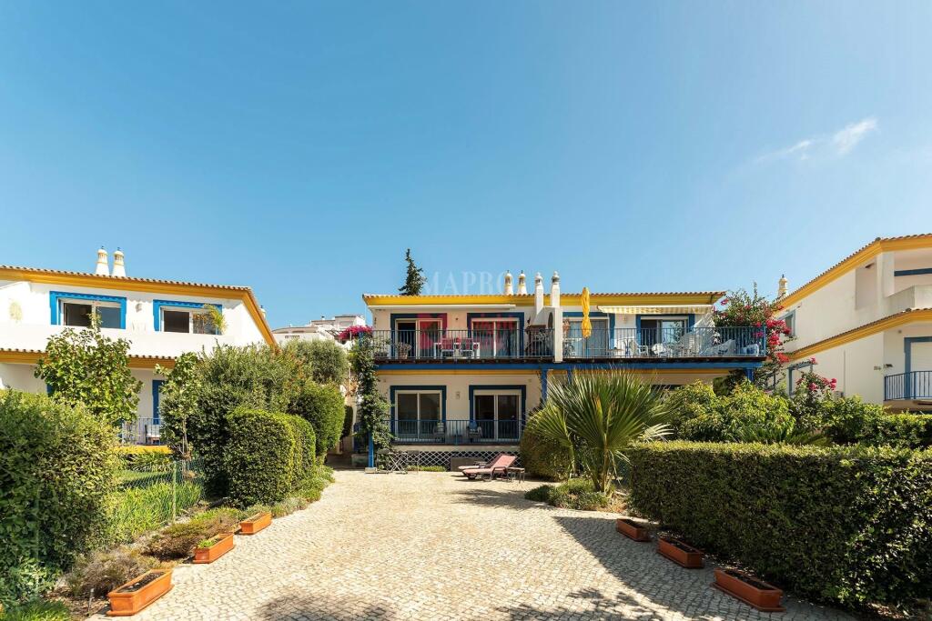 4 bedrooms Villa in Faro, Portugal No. 128472