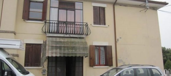 3 bedrooms House in Adria, Italy No. 222862 2