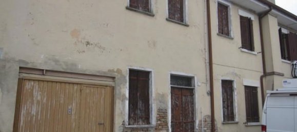 3 bedrooms House in Adria, Italy No. 222862 3