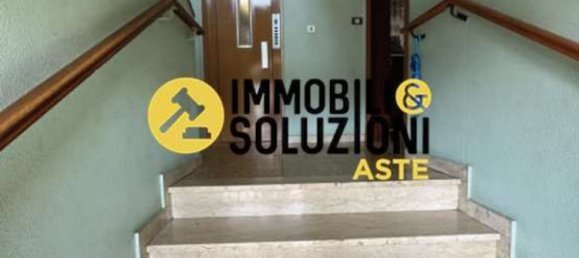 3 rooms Apartment in Cormano, Italy No. 215851 3