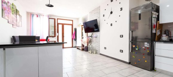 4-salle Appartement à Quartu Sant'Elena, Italy No. 13113 2