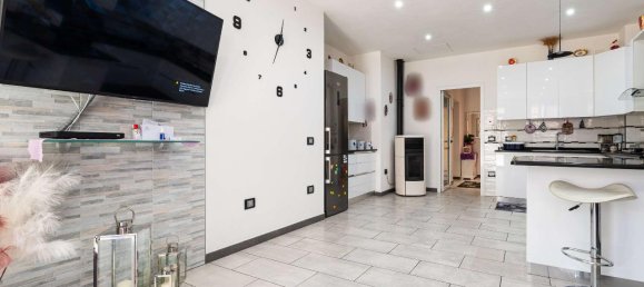 4-salle Appartement à Quartu Sant'Elena, Italy No. 13113 17