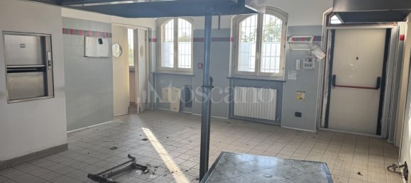 Propiedad comercial de 10 habitaciónes en Livraga, Italy No. 373104 13