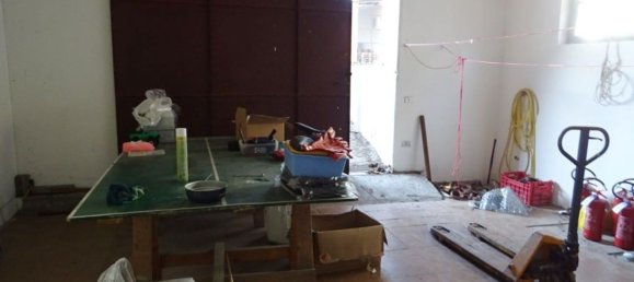 Lagerhaus in Verona, Italy 1500m², Nr. 166478 7