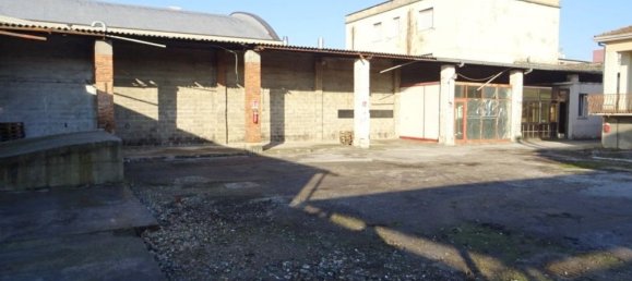 Lagerhaus in Verona, Italy 1500m², Nr. 166478 3