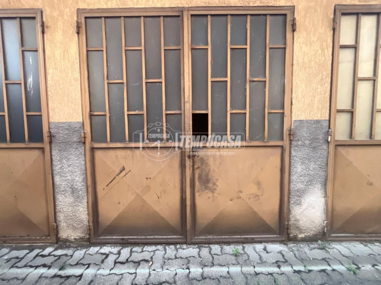  مرآب في Nichelino, Italy 11متر مربع رقم 278697