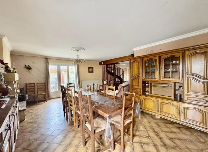 5 غرف نوم منزل في Charente, France رقم 280843