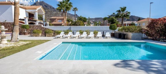 5 bedrooms House in Adeje, Spain No. 27345 6