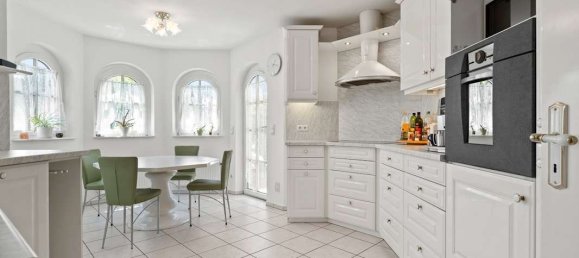 8 rooms House in Bodenseekreis, Germany No. 86569 11