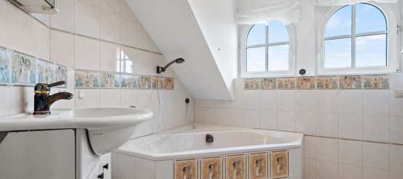 8 rooms House in Bodenseekreis, Germany No. 86569 10