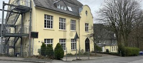 Edificio de 20 habitaciónes en Hagen, Germany No. 102709 2