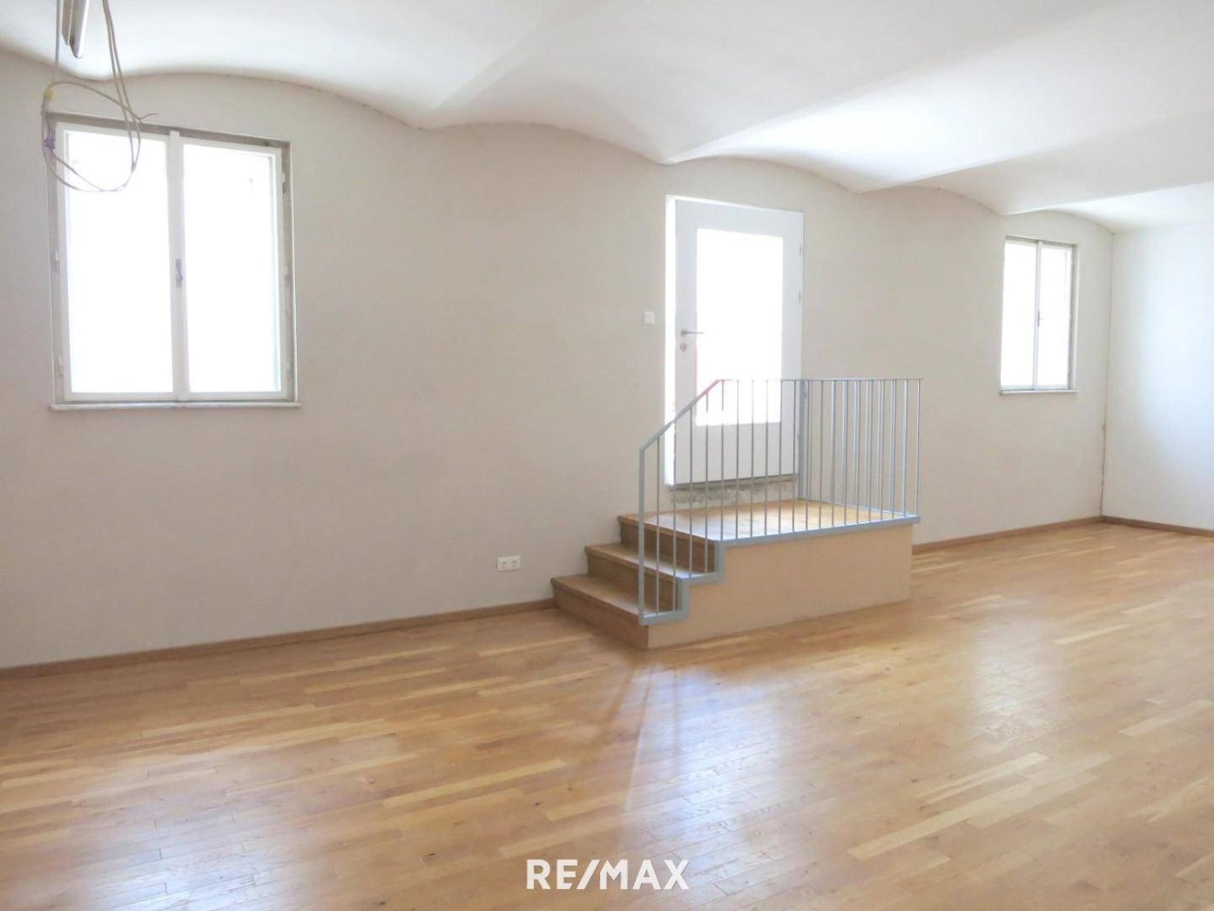  عقار تجاري في Wahring, Austria 85متر مربع رقم 246968