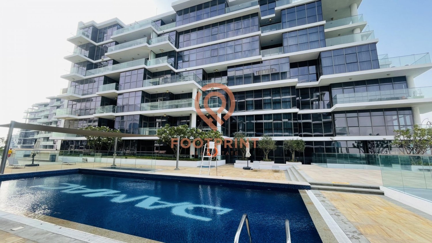 Apartamento de 2 dormitorios en Dubai, UAE No. 24390
