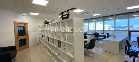 84m² Office in Saint Julian's, Malta No. 13012 4