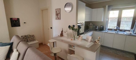 6 rooms Villa in Rogliano, Italy No. 260481 2