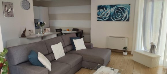 6 rooms Villa in Rogliano, Italy No. 260481 3
