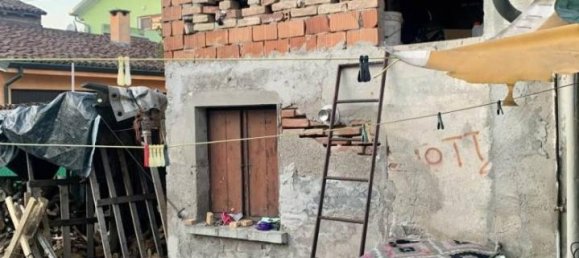 6 rooms Apartment in Viadana, Italy No. 26088 5