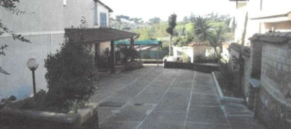 4-Zimmer Haus in Velletri, Italy, Nr. 299349 2