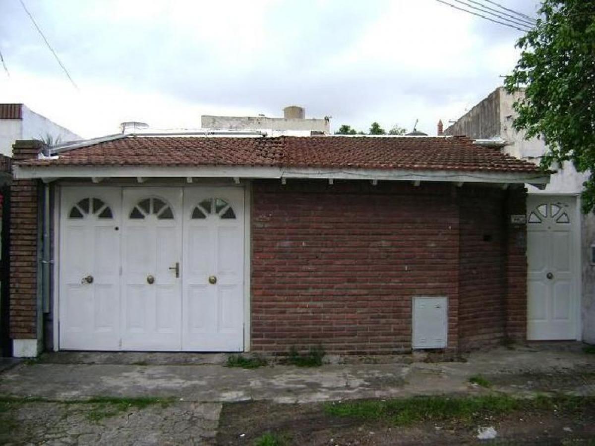 4 bedrooms House in General San Martin, Argentina No. 55039