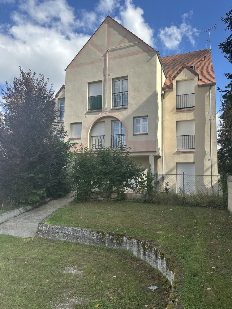 Estudio en Dammarie-les-Lys, France No. 178972