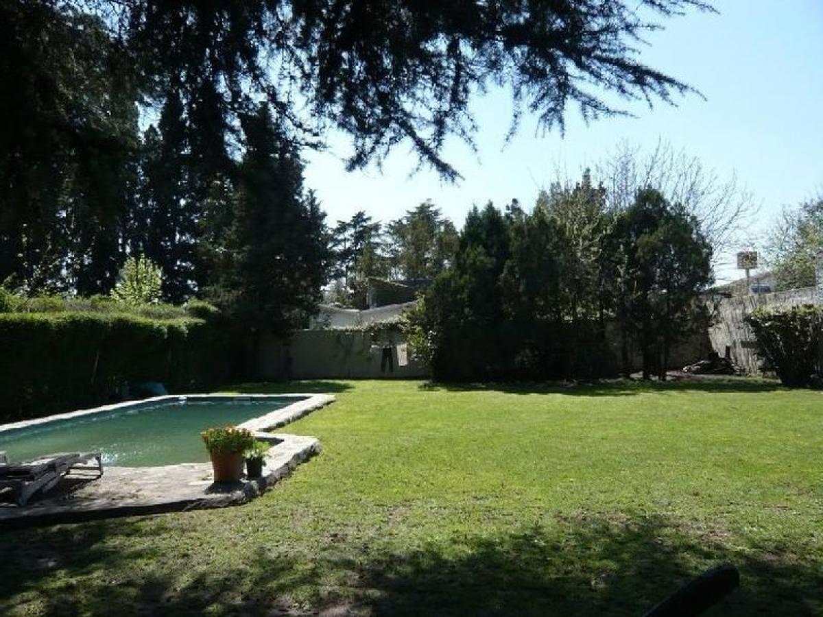 3 bedrooms House in Esteban Echeverria, Argentina No. 20390