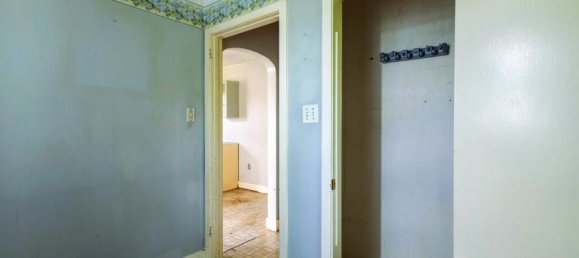  Land in Hamilton, Canada No. 1509 10