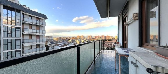 Apartamento de 4 habitaciónes en Brugherio, Italy No. 232542 12